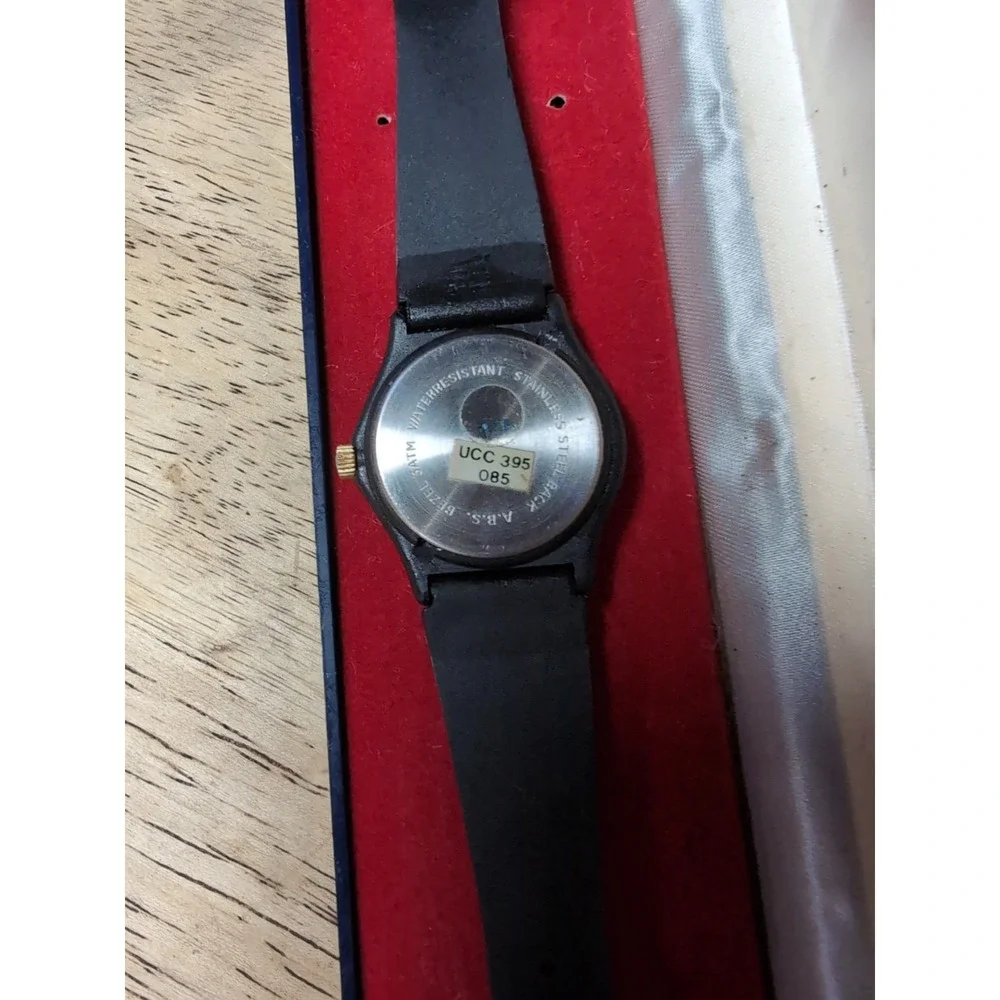 New York Giants Watch Bradley Quartz NFL Licensed Hard Case Needs‎ Battery.